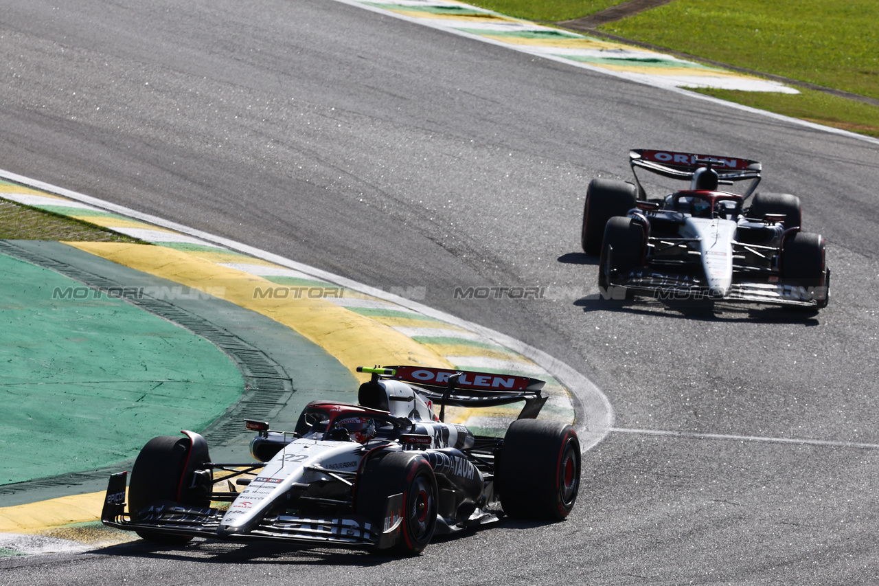 GP BRASILE, Yuki Tsunoda (JPN) AlphaTauri AT04.

05.11.2023. Formula 1 World Championship, Rd 21, Brazilian Grand Prix, Sao Paulo, Brazil, Gara Day.

- www.xpbimages.com, EMail: requests@xpbimages.com © Copyright: Batchelor / XPB Images