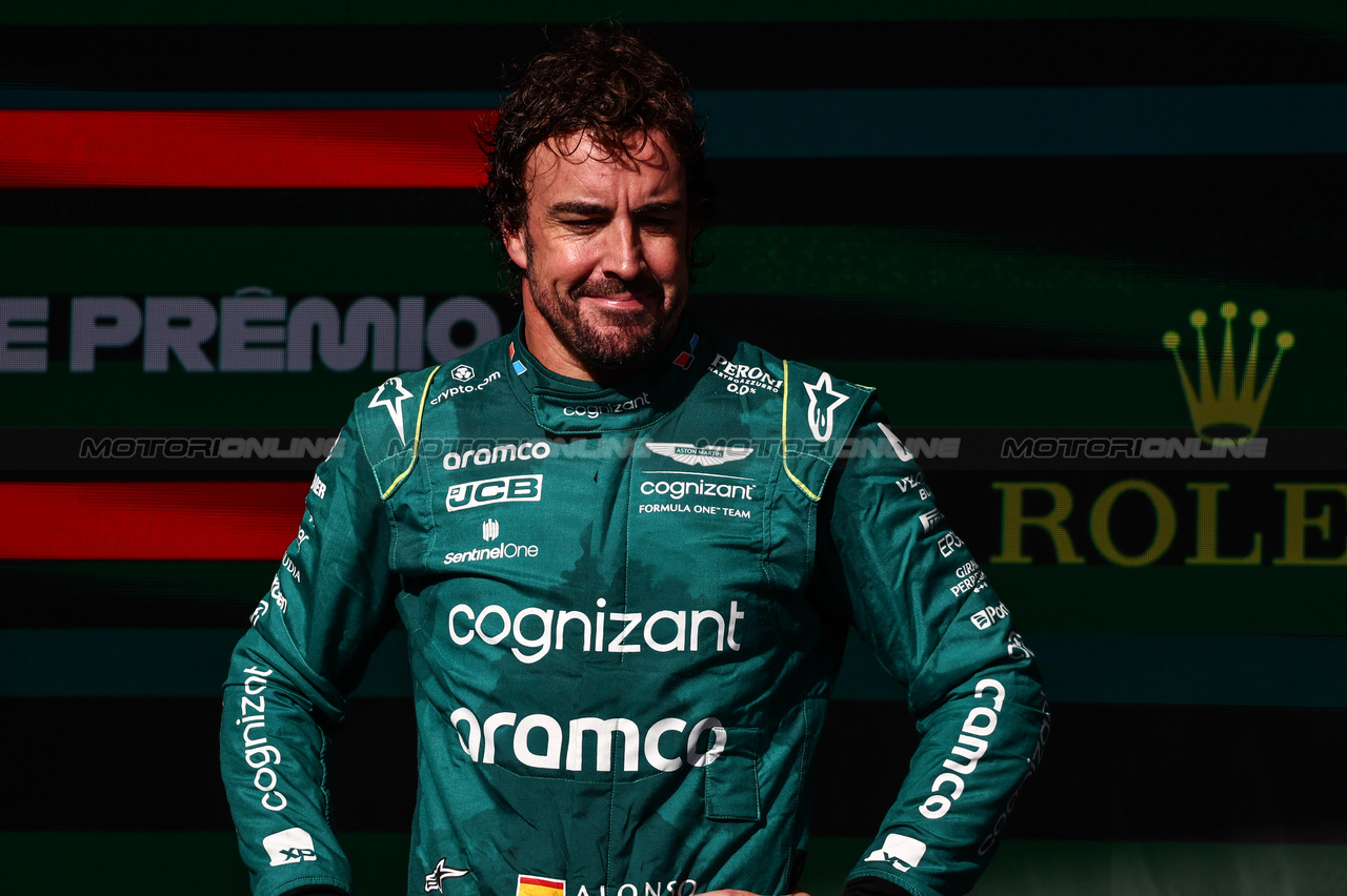 GP BRASILE, Fernando Alonso (ESP), Aston Martin Racing 
05.11.2023. Formula 1 World Championship, Rd 21, Brazilian Grand Prix, Sao Paulo, Brazil, Gara Day.
- www.xpbimages.com, EMail: requests@xpbimages.com © Copyright: Charniaux / XPB Images