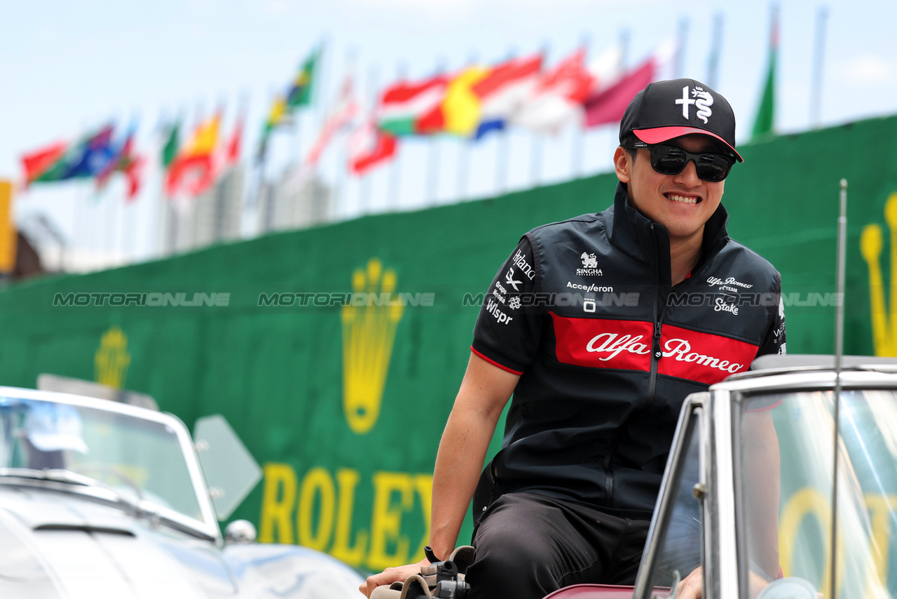 GP BRASILE, Zhou Guanyu (CHN) Alfa Romeo F1 Team on the drivers' parade.

05.11.2023. Formula 1 World Championship, Rd 21, Brazilian Grand Prix, Sao Paulo, Brazil, Gara Day.

- www.xpbimages.com, EMail: requests@xpbimages.com © Copyright: Staley / XPB Images