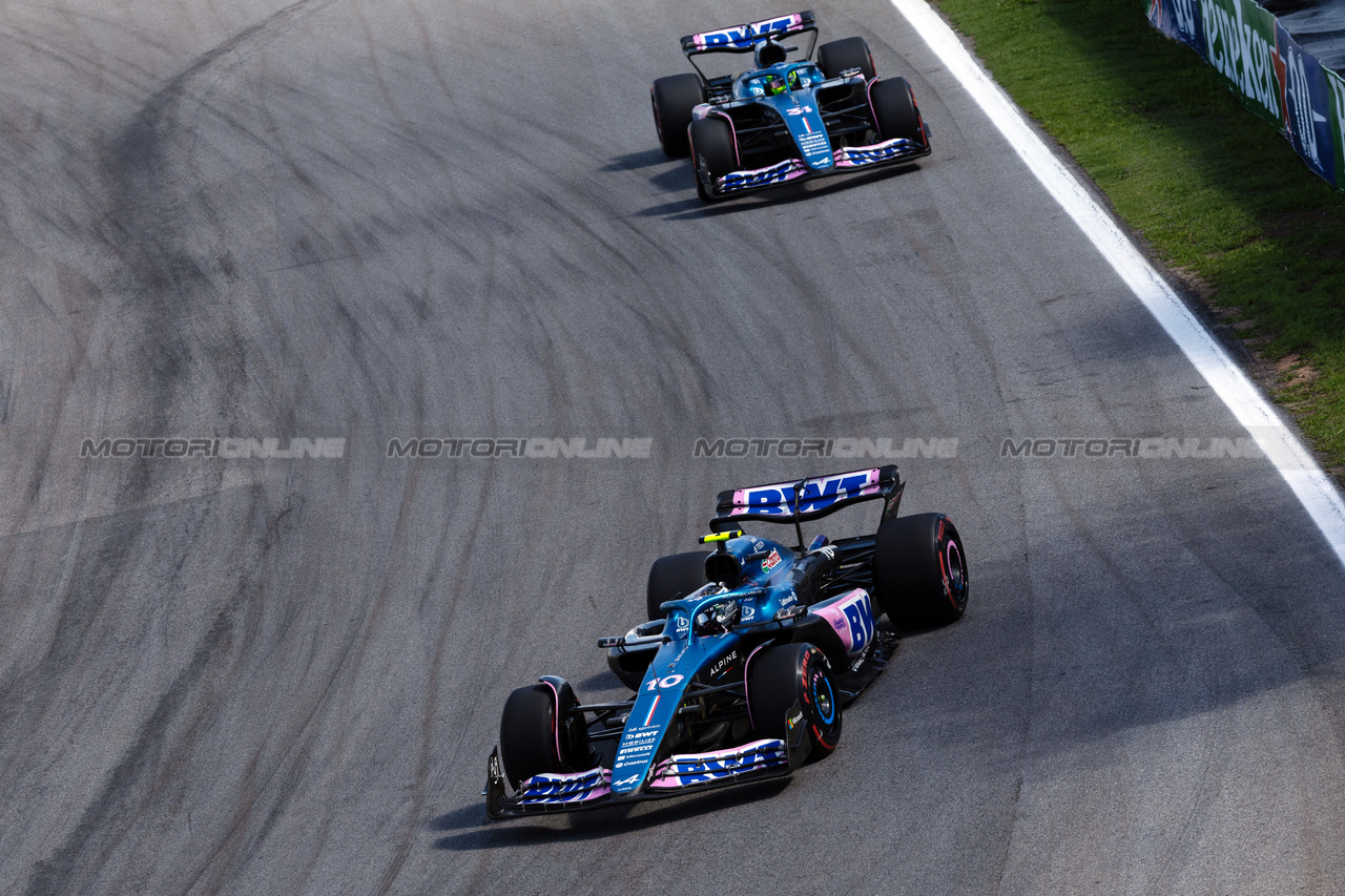 GP BRASILE, Pierre Gasly (FRA) Alpine F1 Team A523.

05.11.2023. Formula 1 World Championship, Rd 21, Brazilian Grand Prix, Sao Paulo, Brazil, Gara Day.

- www.xpbimages.com, EMail: requests@xpbimages.com © Copyright: Staley / XPB Images