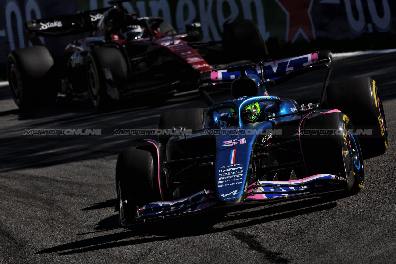 GP BRASILE, Esteban Ocon (FRA) Alpine F1 Team A523.

05.11.2023. Formula 1 World Championship, Rd 21, Brazilian Grand Prix, Sao Paulo, Brazil, Gara Day.

- www.xpbimages.com, EMail: requests@xpbimages.com © Copyright: Staley / XPB Images