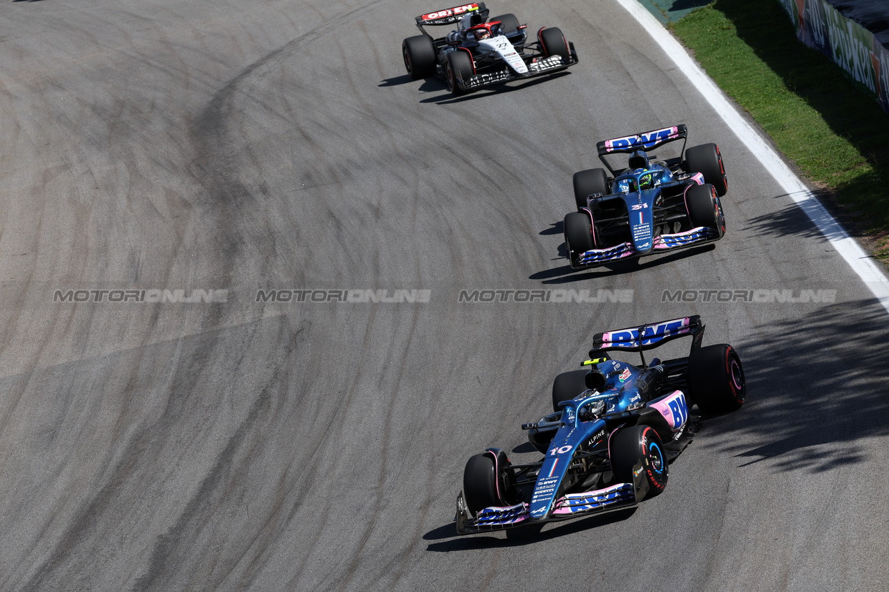 GP BRASILE, Pierre Gasly (FRA) Alpine F1 Team A523.

05.11.2023. Formula 1 World Championship, Rd 21, Brazilian Grand Prix, Sao Paulo, Brazil, Gara Day.

- www.xpbimages.com, EMail: requests@xpbimages.com © Copyright: Staley / XPB Images