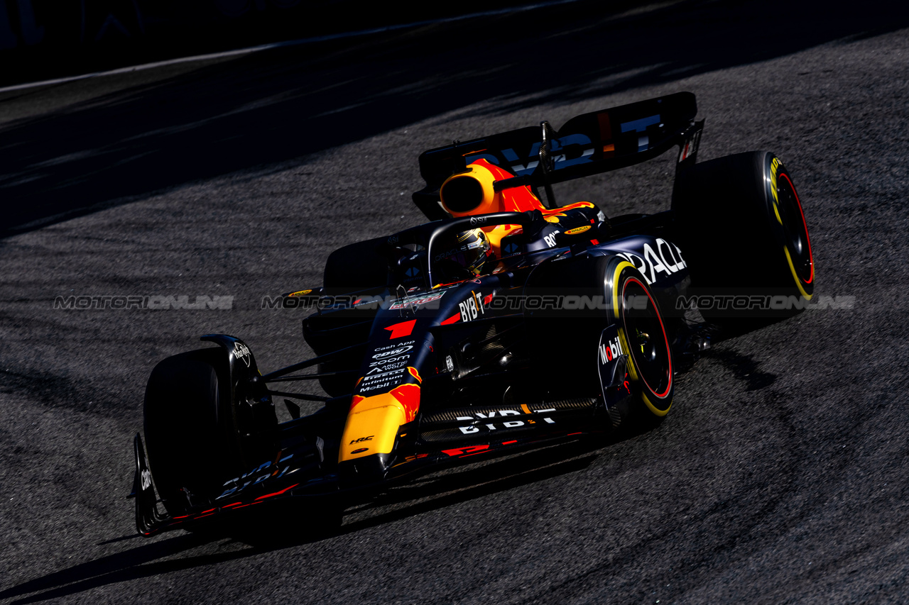 GP BRASILE, Max Verstappen (NLD) Red Bull Racing RB19.

05.11.2023. Formula 1 World Championship, Rd 21, Brazilian Grand Prix, Sao Paulo, Brazil, Gara Day.

- www.xpbimages.com, EMail: requests@xpbimages.com © Copyright: Staley / XPB Images