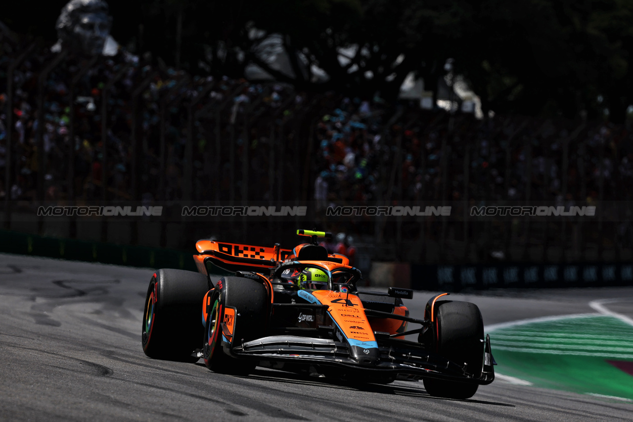 GP BRASILE, Lando Norris (GBR) McLaren MCL60.

05.11.2023. Formula 1 World Championship, Rd 21, Brazilian Grand Prix, Sao Paulo, Brazil, Gara Day.

- www.xpbimages.com, EMail: requests@xpbimages.com © Copyright: Staley / XPB Images