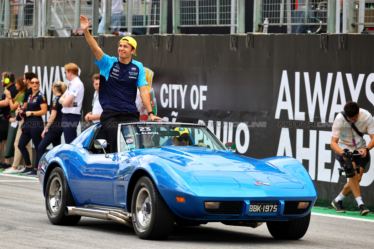 GP BRASILE, Alexander Albon (THA) Williams Racing on the drivers' parade.

05.11.2023. Formula 1 World Championship, Rd 21, Brazilian Grand Prix, Sao Paulo, Brazil, Gara Day.

- www.xpbimages.com, EMail: requests@xpbimages.com © Copyright: XPB Images