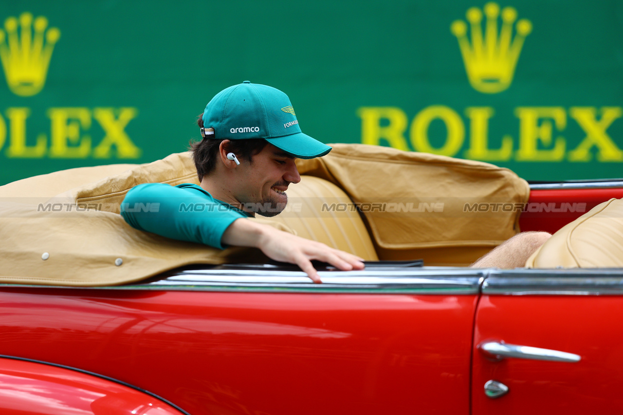 GP BRASILE, Lance Stroll (CDN) Aston Martin F1 Team on the drivers' parade.

05.11.2023. Formula 1 World Championship, Rd 21, Brazilian Grand Prix, Sao Paulo, Brazil, Gara Day.

- www.xpbimages.com, EMail: requests@xpbimages.com © Copyright: XPB Images