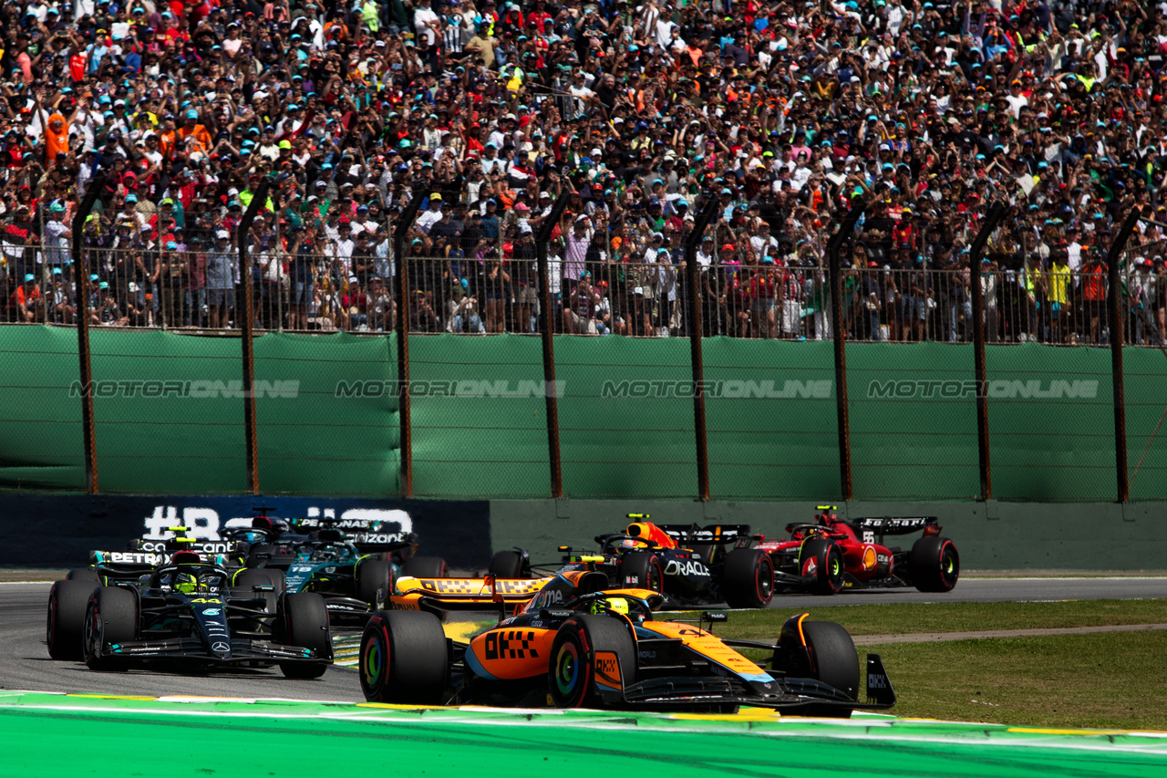GP BRASILE, Lando Norris (GBR) McLaren MCL60.

05.11.2023. Formula 1 World Championship, Rd 21, Brazilian Grand Prix, Sao Paulo, Brazil, Gara Day.

- www.xpbimages.com, EMail: requests@xpbimages.com © Copyright: XPB Images