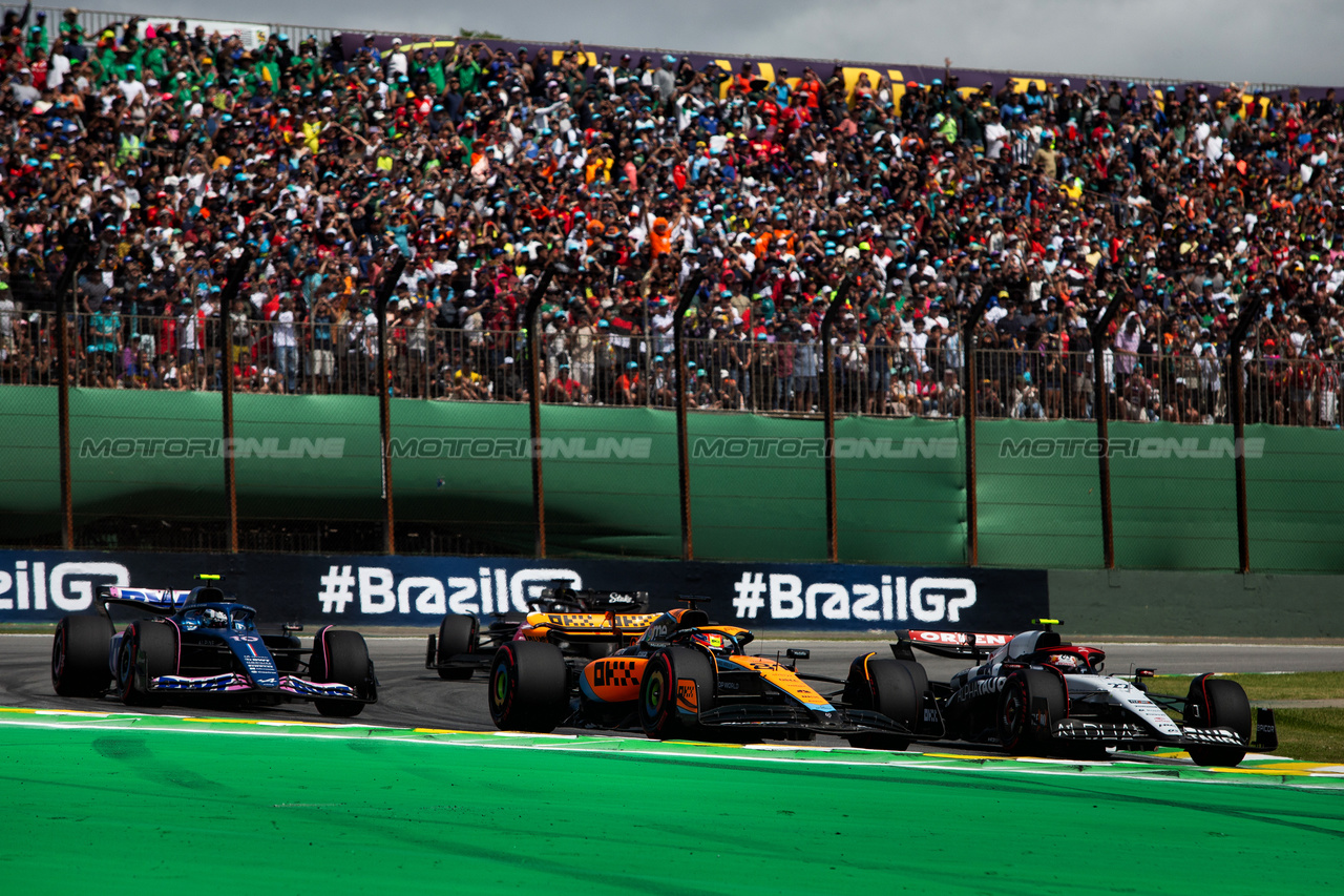 GP BRASILE, Yuki Tsunoda (JPN) AlphaTauri AT04.

05.11.2023. Formula 1 World Championship, Rd 21, Brazilian Grand Prix, Sao Paulo, Brazil, Gara Day.

- www.xpbimages.com, EMail: requests@xpbimages.com © Copyright: XPB Images