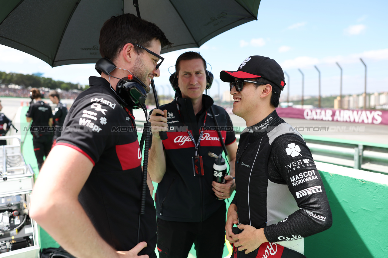 GP BRASILE, Zhou Guanyu (CHN) Alfa Romeo F1 Team on the grid.

05.11.2023. Formula 1 World Championship, Rd 21, Brazilian Grand Prix, Sao Paulo, Brazil, Gara Day.

- www.xpbimages.com, EMail: requests@xpbimages.com © Copyright: Staley / XPB Images