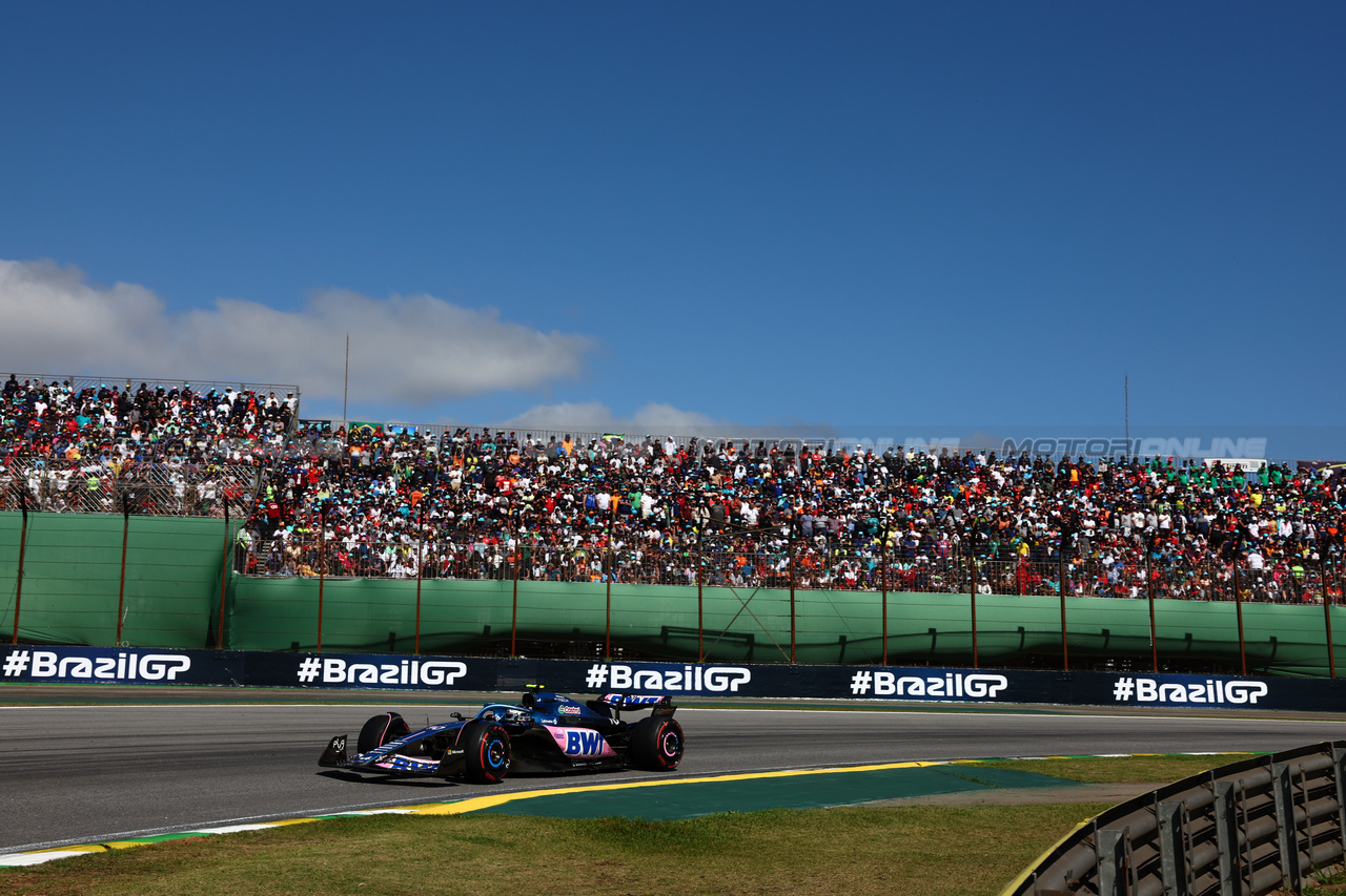 GP BRASILE, Pierre Gasly (FRA) Alpine F1 Team A523.

05.11.2023. Formula 1 World Championship, Rd 21, Brazilian Grand Prix, Sao Paulo, Brazil, Gara Day.

 - www.xpbimages.com, EMail: requests@xpbimages.com © Copyright: Coates / XPB Images