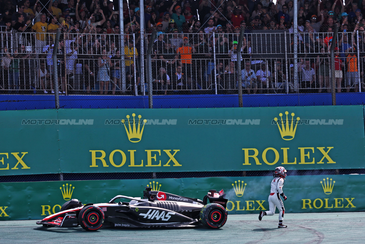 GP BRASILE, Kevin Magnussen (DEN) Haas VF-23 crashed out of the race.

05.11.2023. Formula 1 World Championship, Rd 21, Brazilian Grand Prix, Sao Paulo, Brazil, Gara Day.

- www.xpbimages.com, EMail: requests@xpbimages.com © Copyright: Batchelor / XPB Images