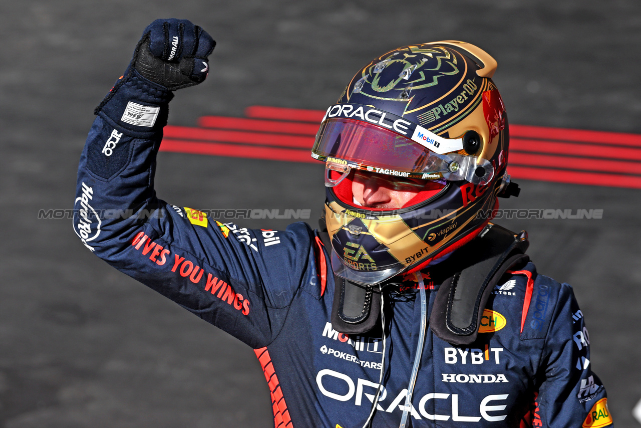 GP BRASILE, Gara winner Max Verstappen (NLD) Red Bull Racing celebrates in parc ferme.

05.11.2023. Formula 1 World Championship, Rd 21, Brazilian Grand Prix, Sao Paulo, Brazil, Gara Day.

 - www.xpbimages.com, EMail: requests@xpbimages.com © Copyright: Coates / XPB Images