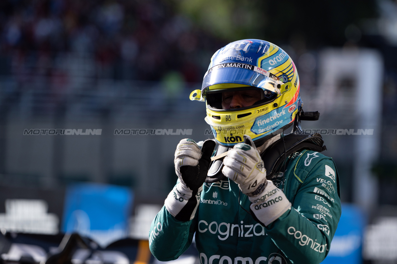 GP BRASILE, Fernando Alonso (ESP) Aston Martin F1 Team celebrates his third position in parc ferme.

05.11.2023. Formula 1 World Championship, Rd 21, Brazilian Grand Prix, Sao Paulo, Brazil, Gara Day.

- www.xpbimages.com, EMail: requests@xpbimages.com © Copyright: Price / XPB Images