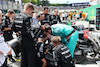 GP BRASILE, George Russell (GBR) Mercedes AMG F1 W14 brakes looked at on the grid.
05.11.2023. Formula 1 World Championship, Rd 21, Brazilian Grand Prix, Sao Paulo, Brazil, Gara Day.
- www.xpbimages.com, EMail: requests@xpbimages.com © Copyright: Batchelor / XPB Images