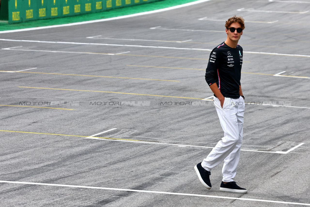GP BRASILE, George Russell (GBR) Mercedes AMG F1 walks the circuit.

02.11.2023. Formula 1 World Championship, Rd 21, Brazilian Grand Prix, Sao Paulo, Brazil, Preparation Day.

- www.xpbimages.com, EMail: requests@xpbimages.com © Copyright: Batchelor / XPB Images