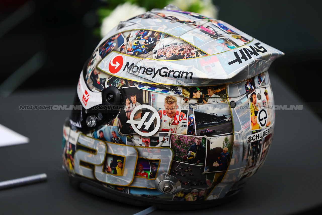 GP BRASILE, The helmet of Nico Hulkenberg (GER) Haas F1 Team.

02.11.2023. Formula 1 World Championship, Rd 21, Brazilian Grand Prix, Sao Paulo, Brazil, Preparation Day.

- www.xpbimages.com, EMail: requests@xpbimages.com © Copyright: XPB Images