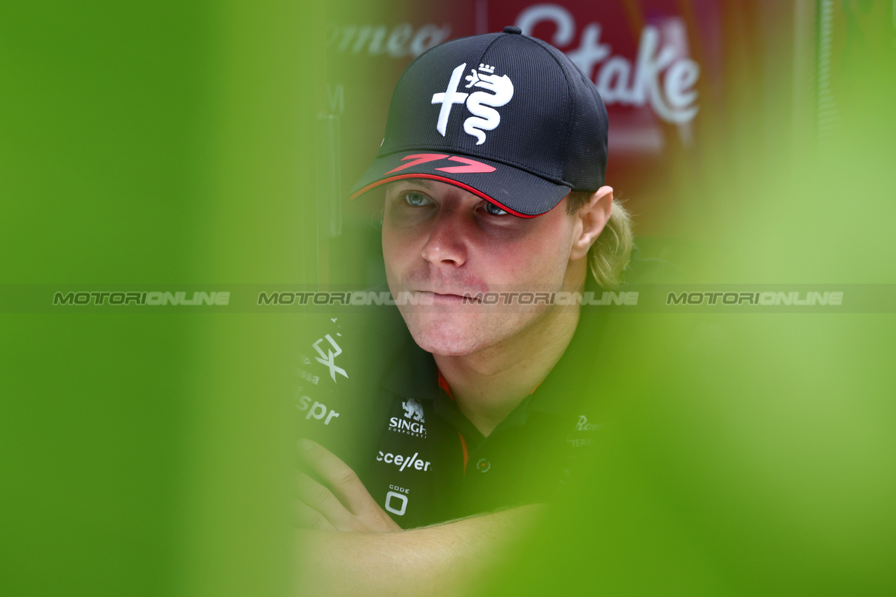 GP BRASILE, Valtteri Bottas (FIN) Alfa Romeo F1 Team.

02.11.2023. Formula 1 World Championship, Rd 21, Brazilian Grand Prix, Sao Paulo, Brazil, Preparation Day.

 - www.xpbimages.com, EMail: requests@xpbimages.com © Copyright: Coates / XPB Images