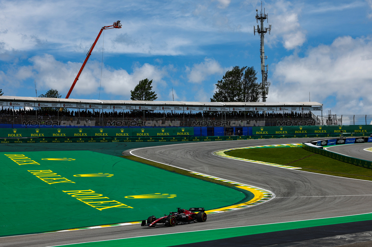 GP BRASILE, Valtteri Bottas (FIN), Alfa Romeo Racing 
04.11.2023. Formula 1 World Championship, Rd 21, Brazilian Grand Prix, Sao Paulo, Brazil, Sprint Day.
- www.xpbimages.com, EMail: requests@xpbimages.com © Copyright: Charniaux / XPB Images