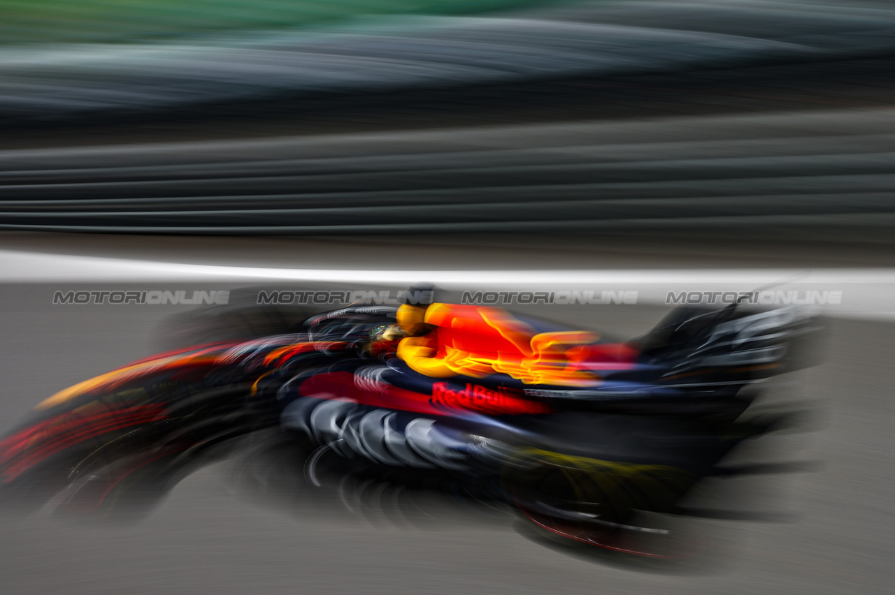 GP BRASILE, Max Verstappen (NLD), Red Bull Racing 
04.11.2023. Formula 1 World Championship, Rd 21, Brazilian Grand Prix, Sao Paulo, Brazil, Sprint Day.
- www.xpbimages.com, EMail: requests@xpbimages.com © Copyright: Charniaux / XPB Images