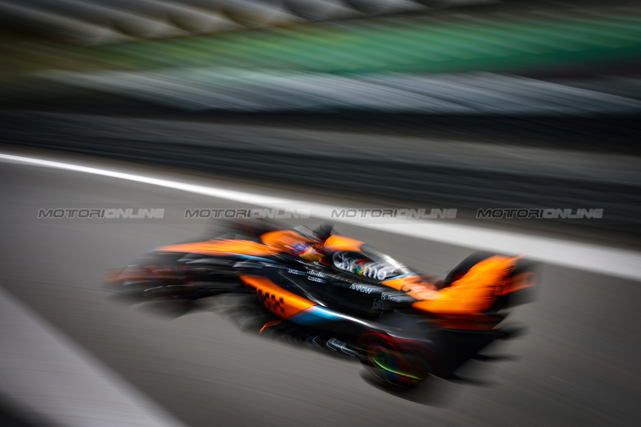 GP BRASILE, Oscar Piastri (AUS), McLaren 
04.11.2023. Formula 1 World Championship, Rd 21, Brazilian Grand Prix, Sao Paulo, Brazil, Sprint Day.
- www.xpbimages.com, EMail: requests@xpbimages.com © Copyright: Charniaux / XPB Images