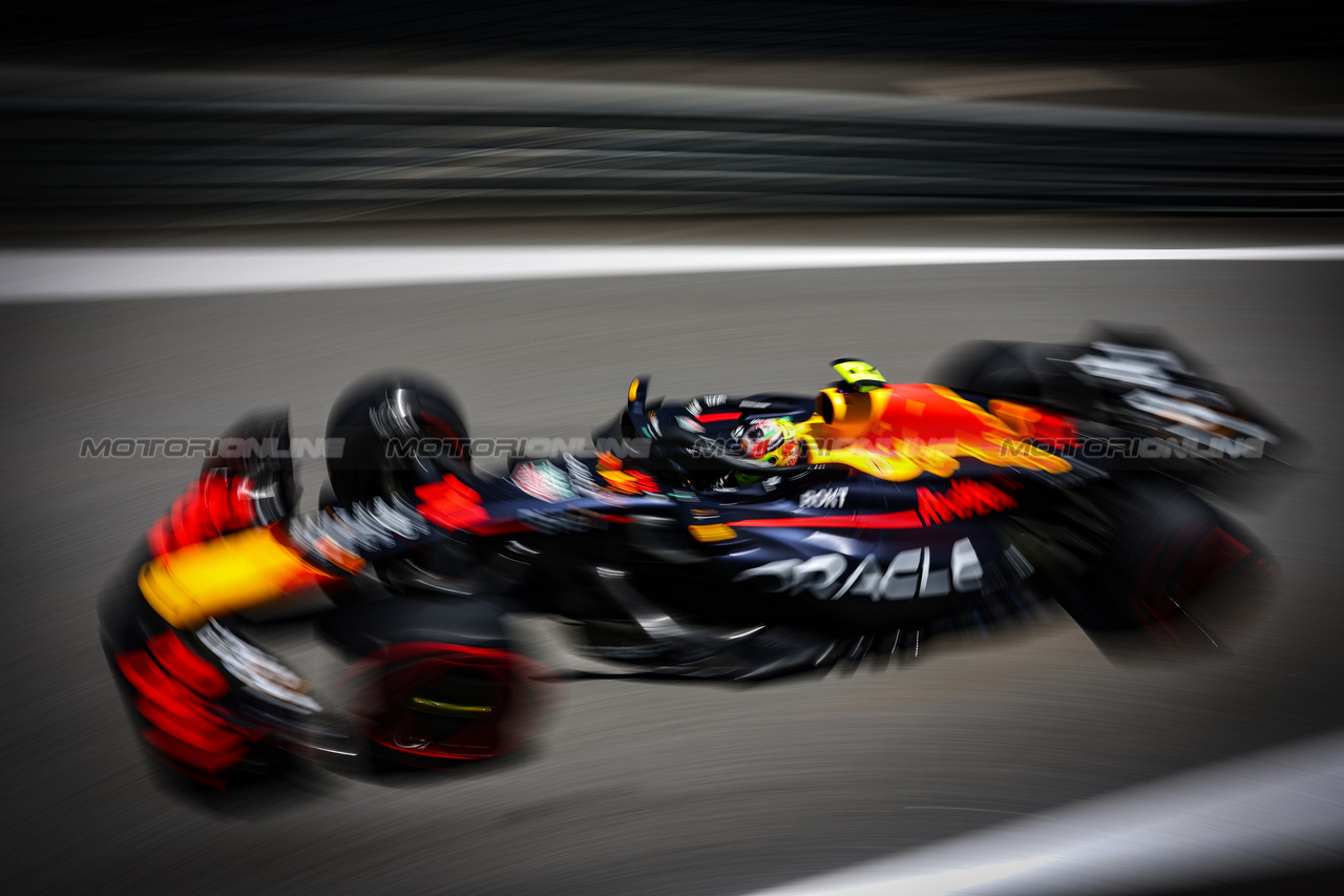 GP BRASILE, Sergio Perez (MEX), Red Bull Racing 
04.11.2023. Formula 1 World Championship, Rd 21, Brazilian Grand Prix, Sao Paulo, Brazil, Sprint Day.
- www.xpbimages.com, EMail: requests@xpbimages.com © Copyright: Charniaux / XPB Images