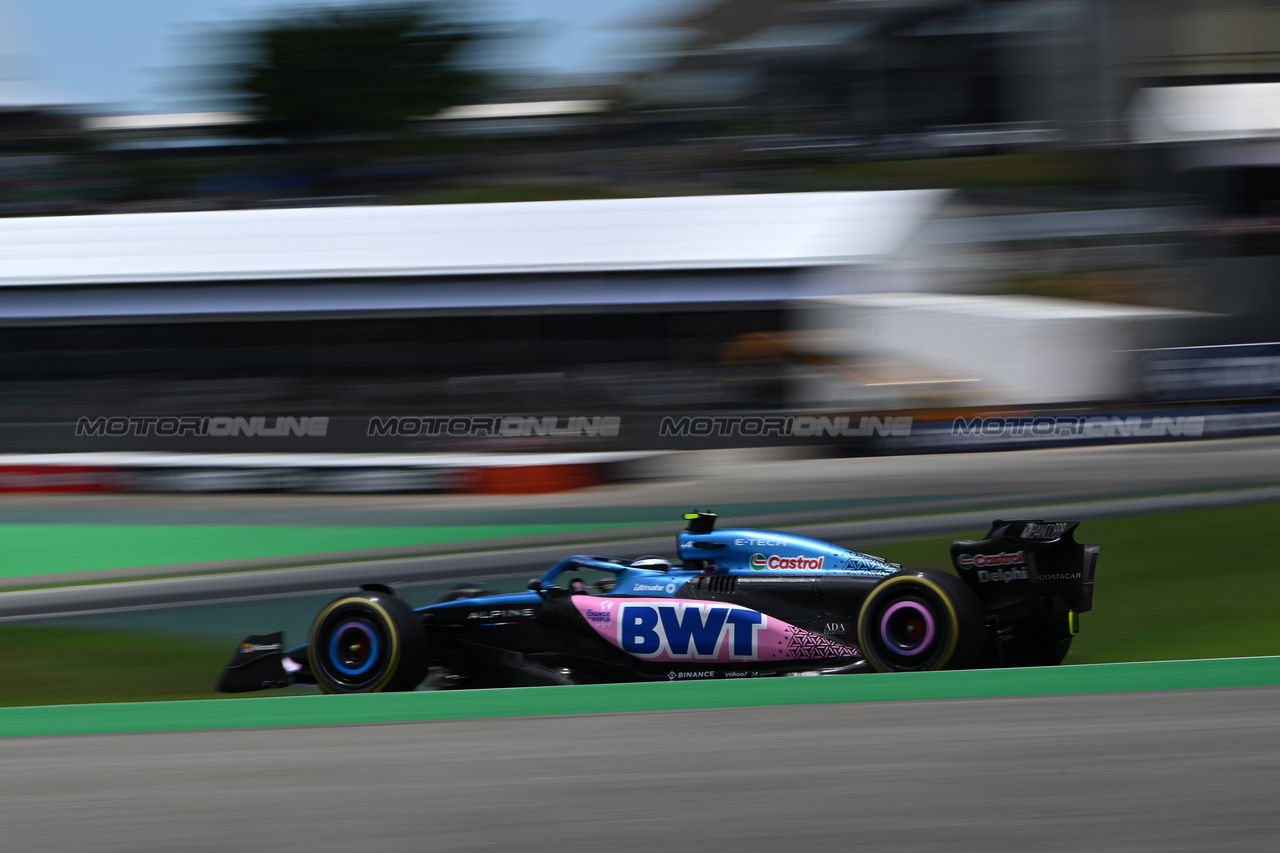 GP BRASILE, Pierre Gasly (FRA) Alpine F1 Team A523.

04.11.2023. Formula 1 World Championship, Rd 21, Brazilian Grand Prix, Sao Paulo, Brazil, Sprint Day.

- www.xpbimages.com, EMail: requests@xpbimages.com © Copyright: Price / XPB Images