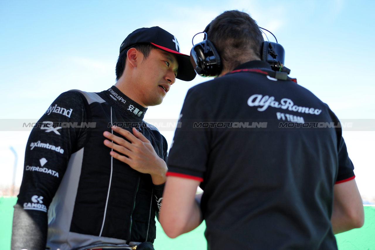 GP BRASILE, Zhou Guanyu (CHN) Alfa Romeo F1 Team on the grid.

04.11.2023. Formula 1 World Championship, Rd 21, Brazilian Grand Prix, Sao Paulo, Brazil, Sprint Day.

- www.xpbimages.com, EMail: requests@xpbimages.com © Copyright: Staley / XPB Images