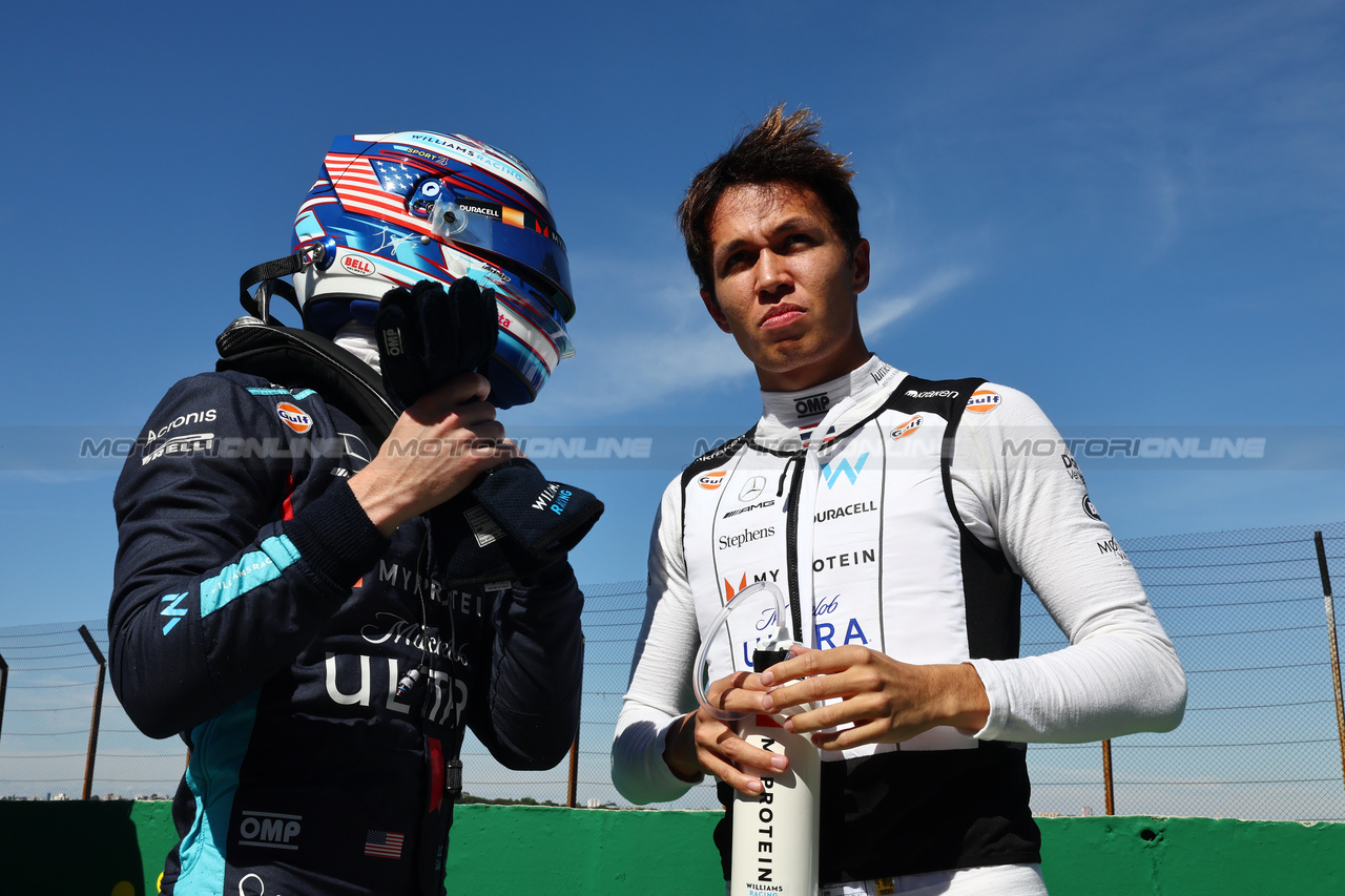 GP BRASILE, (L to R): Logan Sargeant (USA) Williams Racing with Alexander Albon (THA) Williams Racing on the grid.

04.11.2023. Formula 1 World Championship, Rd 21, Brazilian Grand Prix, Sao Paulo, Brazil, Sprint Day.

- www.xpbimages.com, EMail: requests@xpbimages.com © Copyright: Batchelor / XPB Images