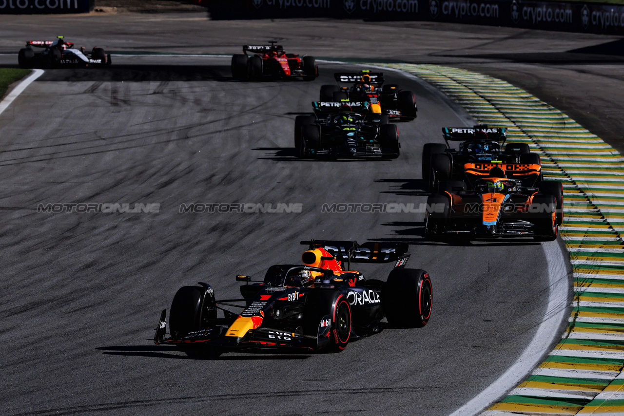 GP BRASILE, Max Verstappen (NLD) Red Bull Racing RB19.

04.11.2023. Formula 1 World Championship, Rd 21, Brazilian Grand Prix, Sao Paulo, Brazil, Sprint Day.

- www.xpbimages.com, EMail: requests@xpbimages.com © Copyright: Staley / XPB Images