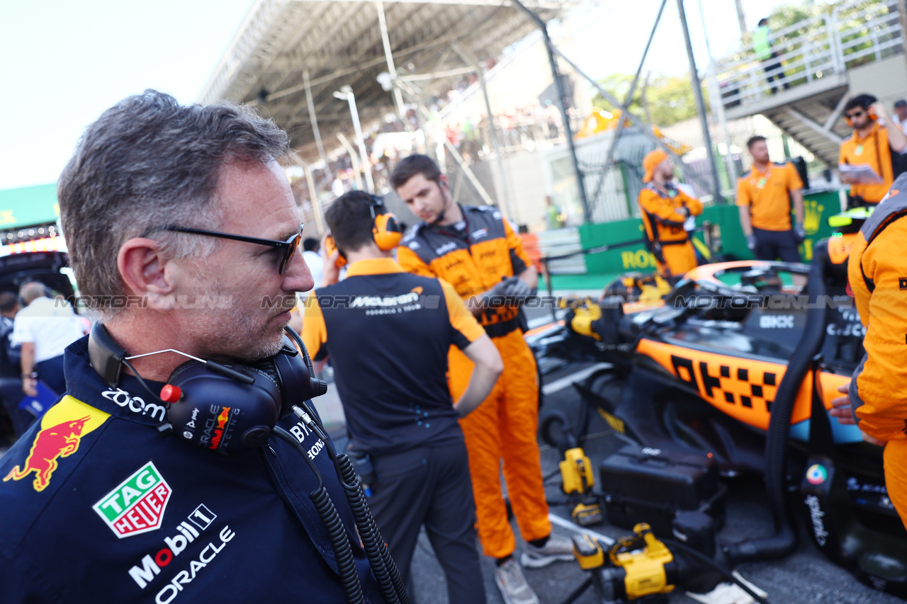 GP BRASILE, Christian Horner (GBR) Red Bull Racing Team Principal on the grid.

04.11.2023. Formula 1 World Championship, Rd 21, Brazilian Grand Prix, Sao Paulo, Brazil, Sprint Day.

- www.xpbimages.com, EMail: requests@xpbimages.com © Copyright: Batchelor / XPB Images