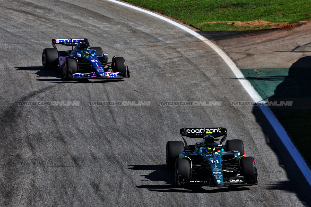 GP BRASILE, Fernando Alonso (ESP) Aston Martin F1 Team AMR23.

04.11.2023. Formula 1 World Championship, Rd 21, Brazilian Grand Prix, Sao Paulo, Brazil, Sprint Day.

- www.xpbimages.com, EMail: requests@xpbimages.com © Copyright: Batchelor / XPB Images