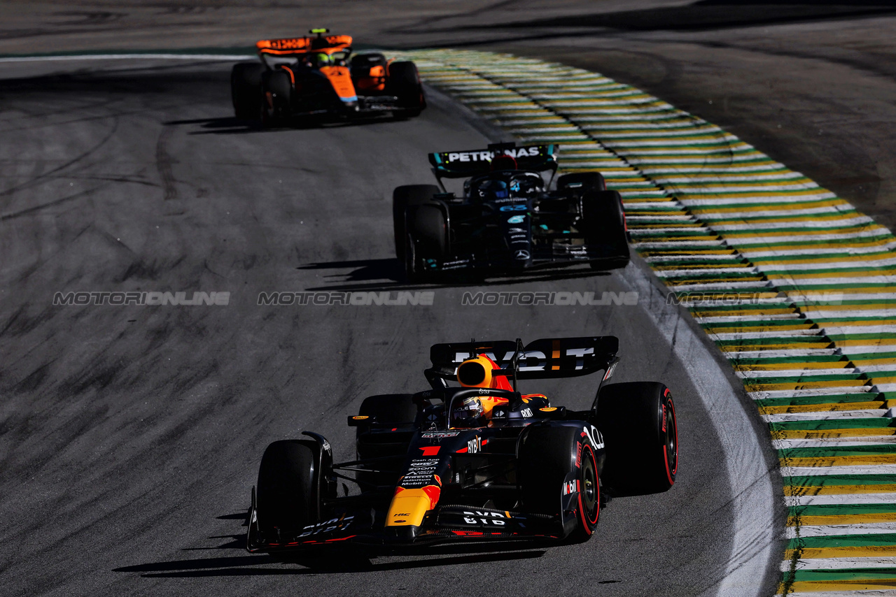 GP BRASILE, Max Verstappen (NLD) Red Bull Racing RB19.

04.11.2023. Formula 1 World Championship, Rd 21, Brazilian Grand Prix, Sao Paulo, Brazil, Sprint Day.

- www.xpbimages.com, EMail: requests@xpbimages.com © Copyright: Staley / XPB Images