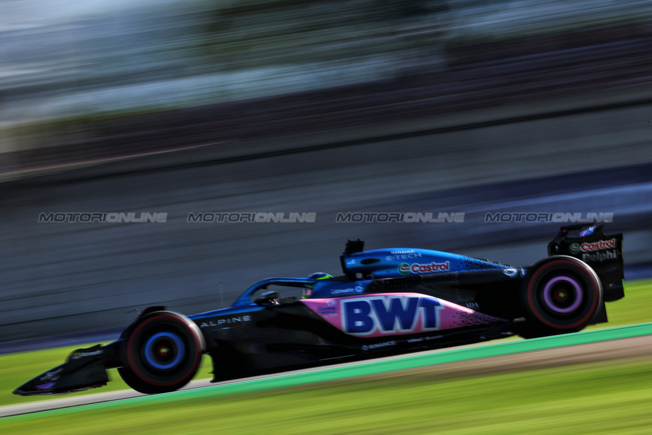GP BRASILE, Esteban Ocon (FRA) Alpine F1 Team A523.

04.11.2023. Formula 1 World Championship, Rd 21, Brazilian Grand Prix, Sao Paulo, Brazil, Sprint Day.

- www.xpbimages.com, EMail: requests@xpbimages.com © Copyright: Staley / XPB Images