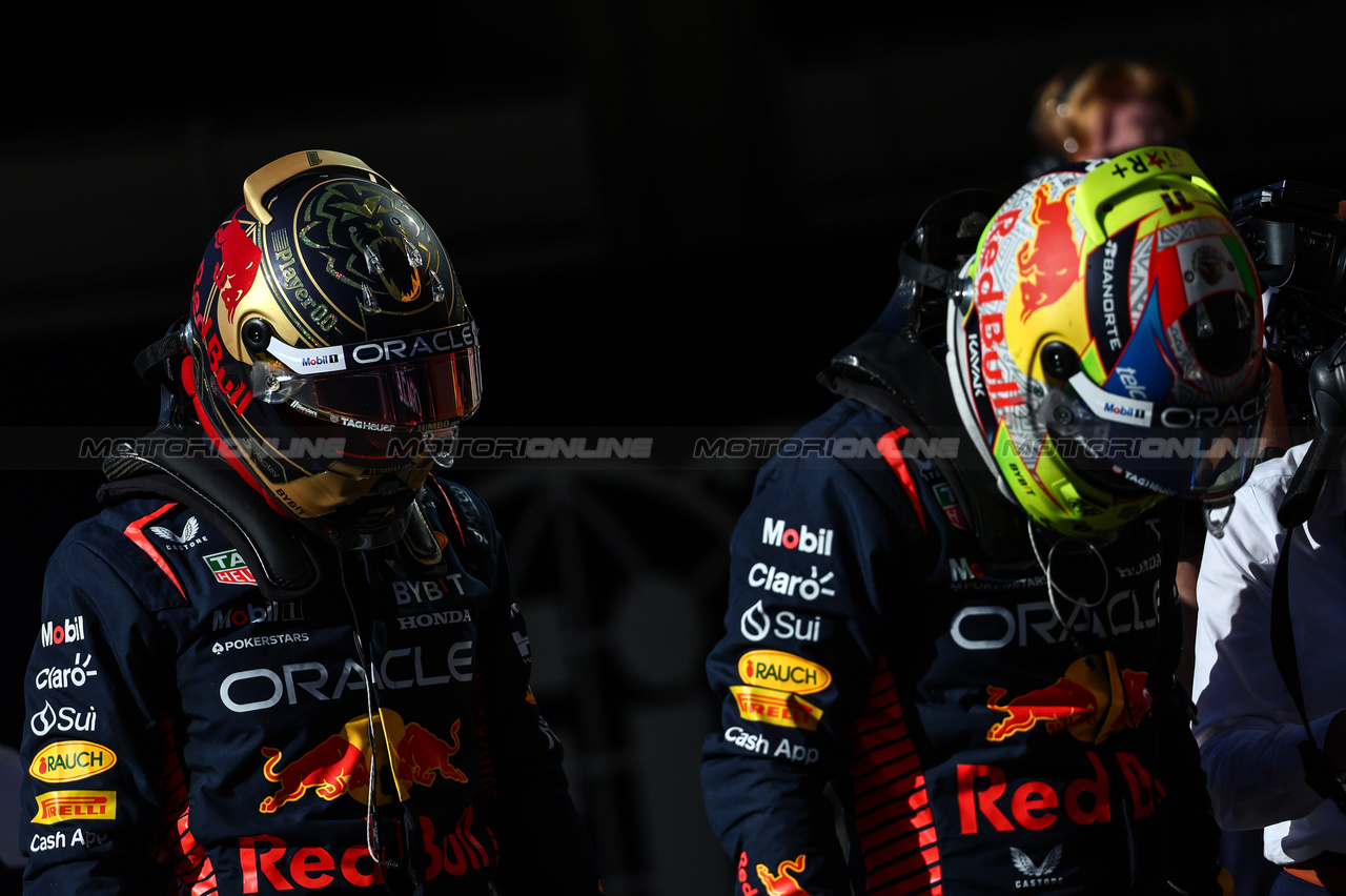 GP BRASILE, Max Verstappen (NLD), Red Bull Racing Sergio Perez (MEX), Red Bull Racing 
04.11.2023. Formula 1 World Championship, Rd 21, Brazilian Grand Prix, Sao Paulo, Brazil, Sprint Day.
- www.xpbimages.com, EMail: requests@xpbimages.com © Copyright: Charniaux / XPB Images