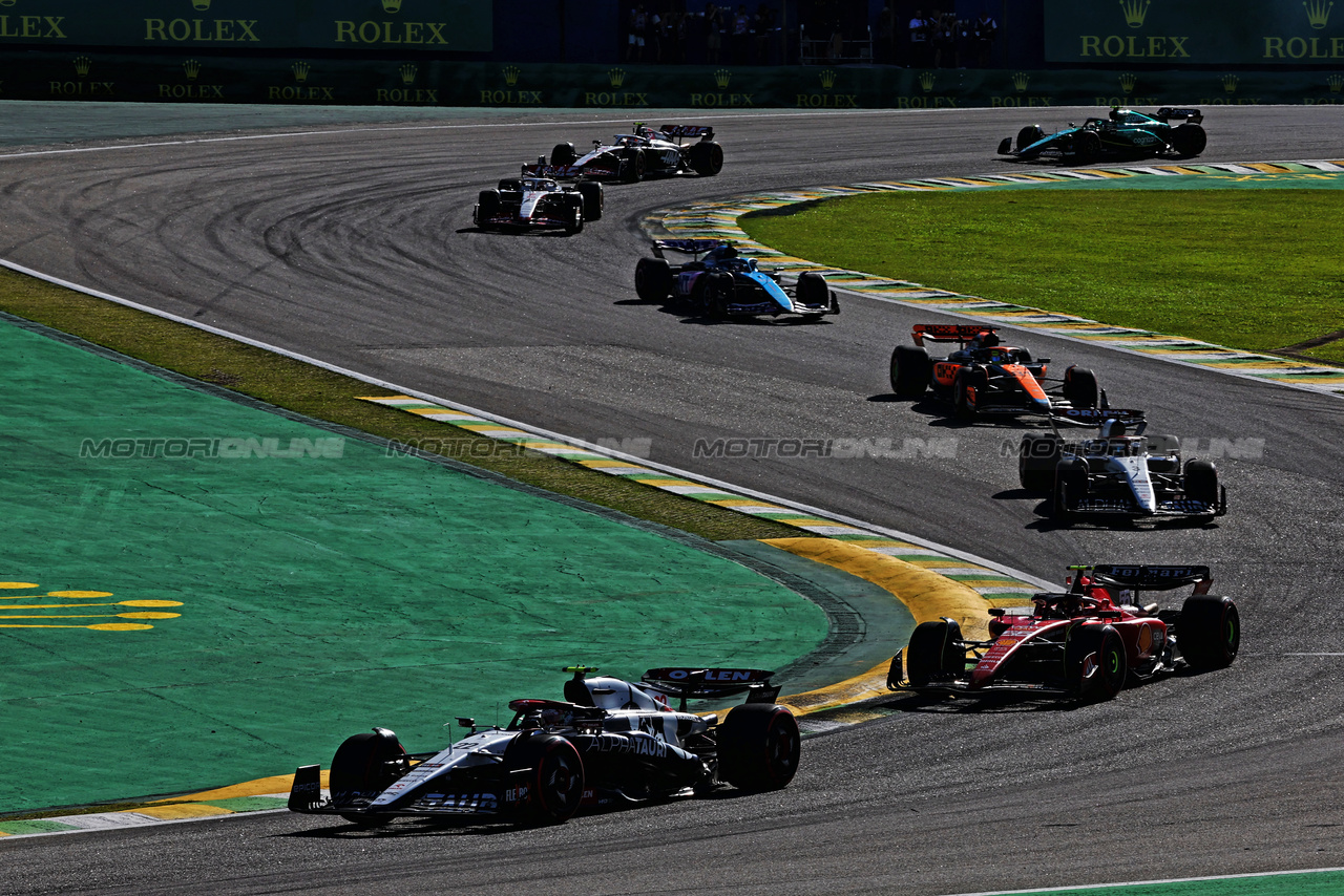 GP BRASILE, Yuki Tsunoda (JPN) AlphaTauri AT04.

04.11.2023. Formula 1 World Championship, Rd 21, Brazilian Grand Prix, Sao Paulo, Brazil, Sprint Day.

- www.xpbimages.com, EMail: requests@xpbimages.com © Copyright: Charniaux / XPB Images