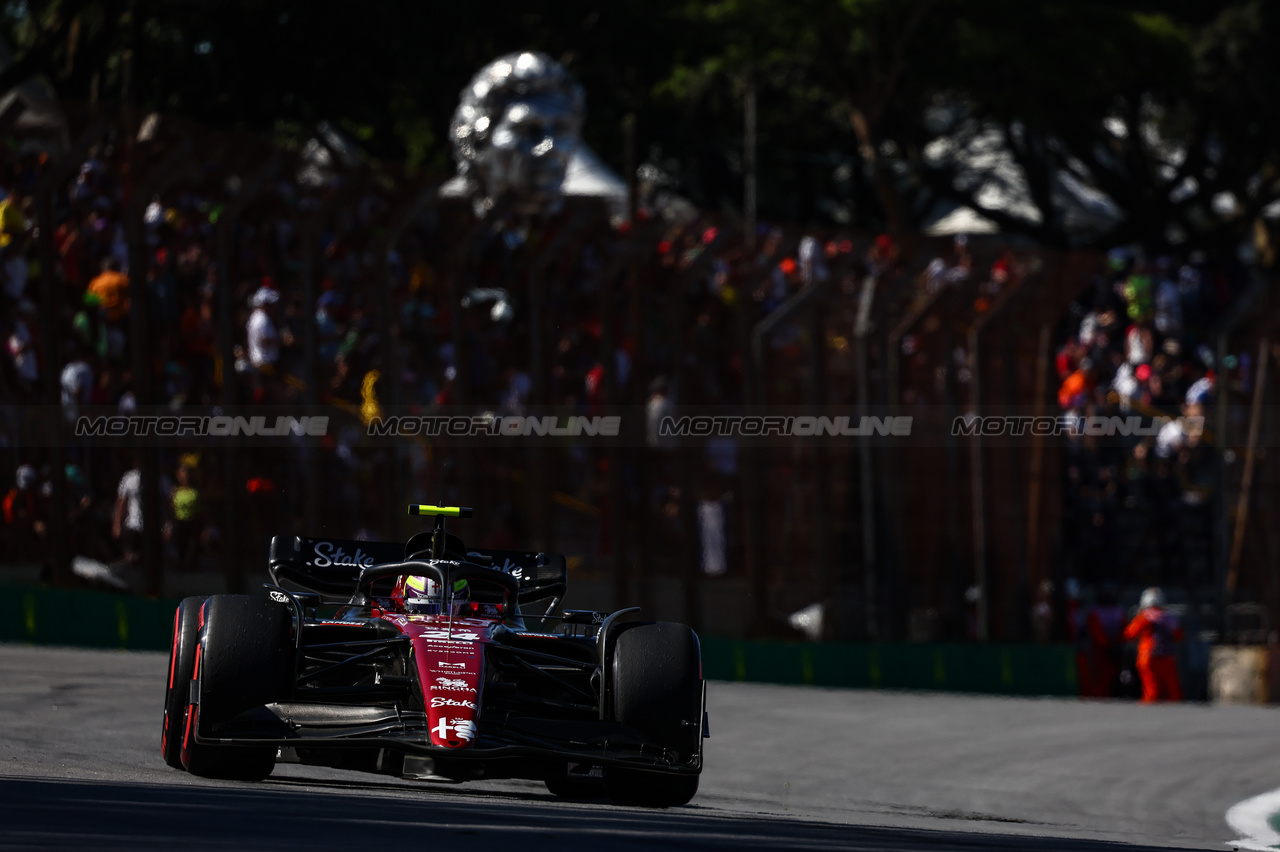 GP BRASILE, Guanyu Zhou (CHI), Alfa Romeo Racing 
04.11.2023. Formula 1 World Championship, Rd 21, Brazilian Grand Prix, Sao Paulo, Brazil, Sprint Day.
- www.xpbimages.com, EMail: requests@xpbimages.com © Copyright: Charniaux / XPB Images