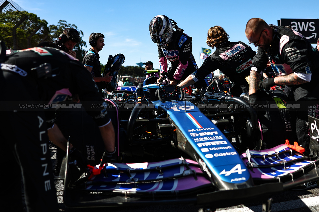 GP BRASILE, Pierre Gasly (FRA), Alpine F1 Team 
04.11.2023. Formula 1 World Championship, Rd 21, Brazilian Grand Prix, Sao Paulo, Brazil, Sprint Day.
- www.xpbimages.com, EMail: requests@xpbimages.com © Copyright: Charniaux / XPB Images