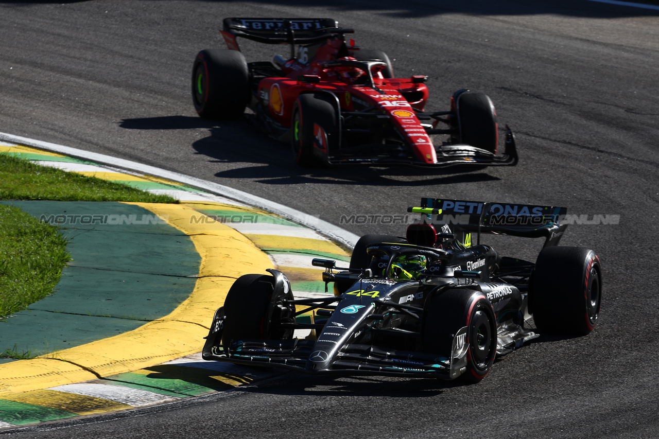 GP BRASILE, Lewis Hamilton (GBR) Mercedes AMG F1 W14.

04.11.2023. Formula 1 World Championship, Rd 21, Brazilian Grand Prix, Sao Paulo, Brazil, Sprint Day.

- www.xpbimages.com, EMail: requests@xpbimages.com © Copyright: Batchelor / XPB Images