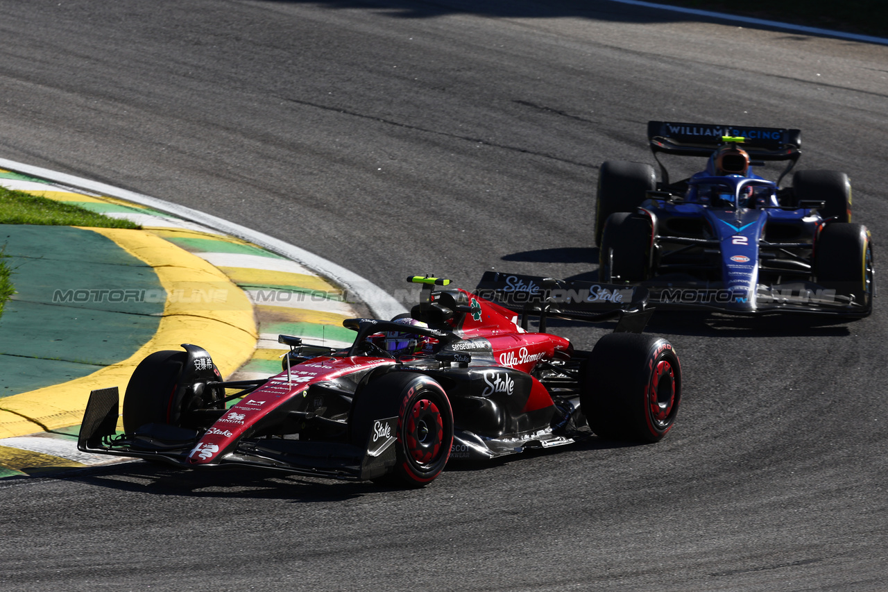 GP BRASILE, Zhou Guanyu (CHN) Alfa Romeo F1 Team C43.

04.11.2023. Formula 1 World Championship, Rd 21, Brazilian Grand Prix, Sao Paulo, Brazil, Sprint Day.

- www.xpbimages.com, EMail: requests@xpbimages.com © Copyright: Batchelor / XPB Images