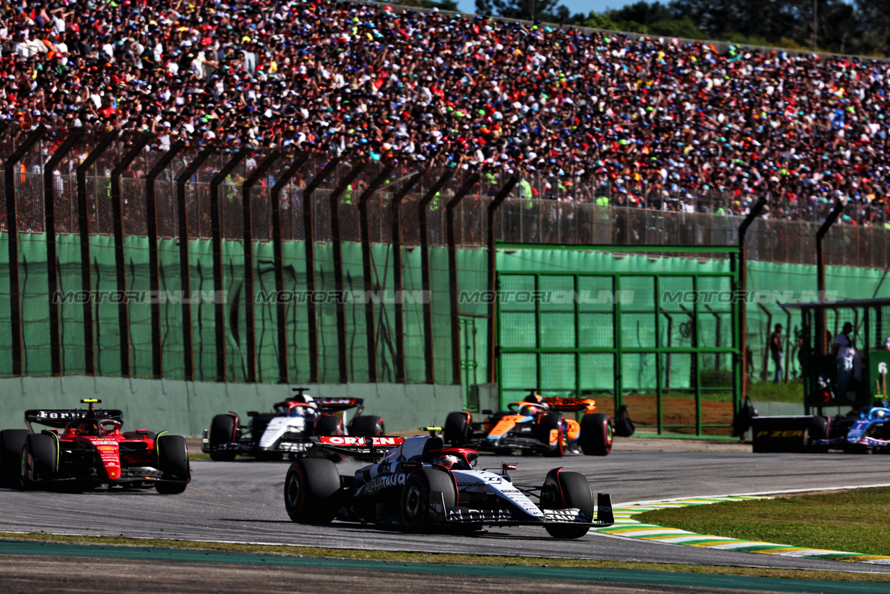 GP BRASILE, Yuki Tsunoda (JPN) AlphaTauri AT04.

04.11.2023. Formula 1 World Championship, Rd 21, Brazilian Grand Prix, Sao Paulo, Brazil, Sprint Day.

 - www.xpbimages.com, EMail: requests@xpbimages.com © Copyright: Coates / XPB Images