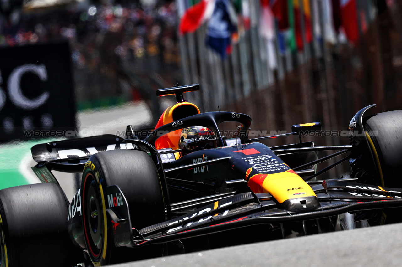 GP BRASILE, Max Verstappen (NLD) Red Bull Racing RB19.

04.11.2023. Formula 1 World Championship, Rd 21, Brazilian Grand Prix, Sao Paulo, Brazil, Sprint Day.

- www.xpbimages.com, EMail: requests@xpbimages.com © Copyright: Batchelor / XPB Images
