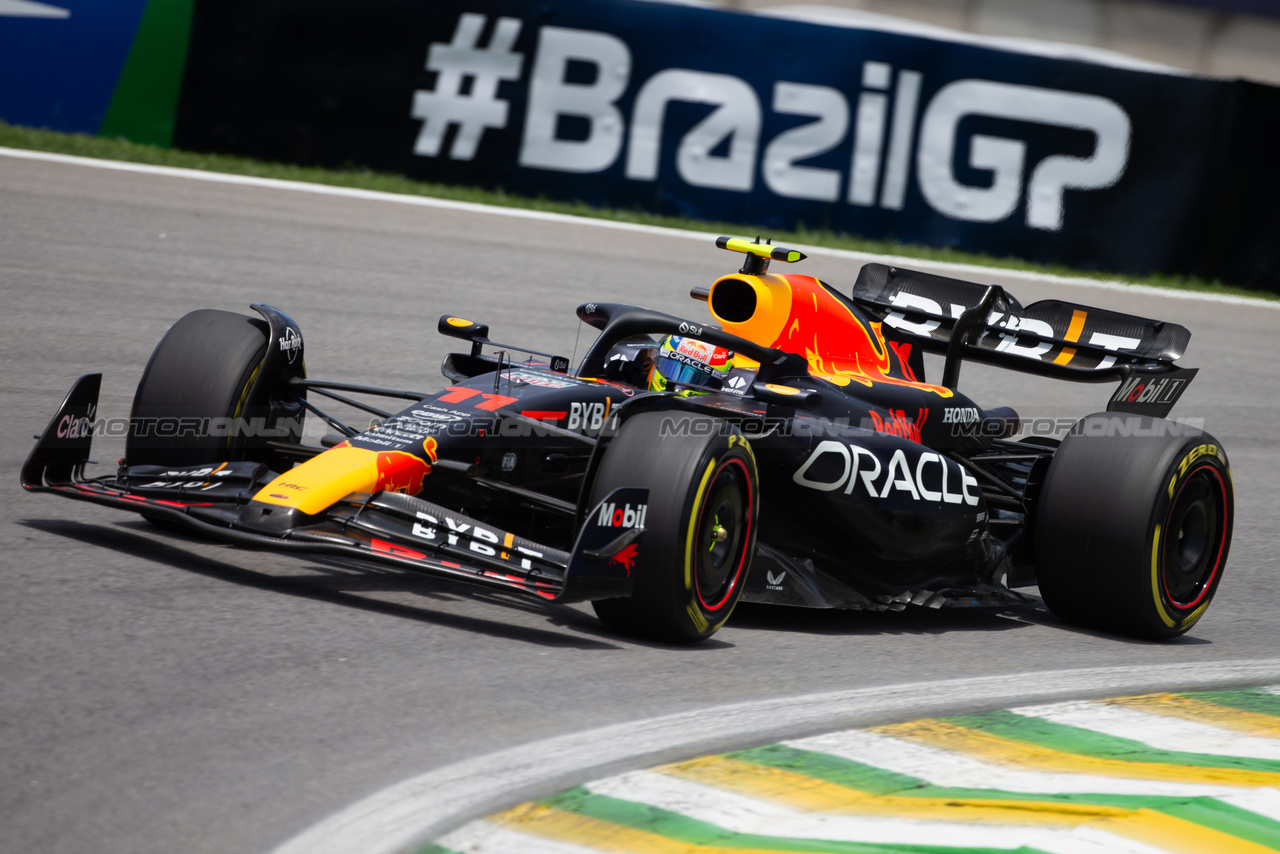 GP BRASILE, Sergio Perez (MEX) Red Bull Racing RB19.

04.11.2023. Formula 1 World Championship, Rd 21, Brazilian Grand Prix, Sao Paulo, Brazil, Sprint Day.

- www.xpbimages.com, EMail: requests@xpbimages.com © Copyright: XPB Images