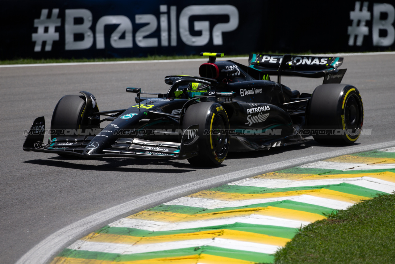GP BRASILE, Lewis Hamilton (GBR) Mercedes AMG F1 W14.

04.11.2023. Formula 1 World Championship, Rd 21, Brazilian Grand Prix, Sao Paulo, Brazil, Sprint Day.

- www.xpbimages.com, EMail: requests@xpbimages.com © Copyright: XPB Images