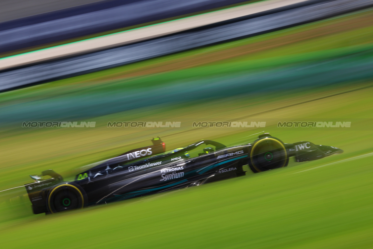 GP BRASILE, Lewis Hamilton (GBR) Mercedes AMG F1 W14.

04.11.2023. Formula 1 World Championship, Rd 21, Brazilian Grand Prix, Sao Paulo, Brazil, Sprint Day.

- www.xpbimages.com, EMail: requests@xpbimages.com © Copyright: XPB Images