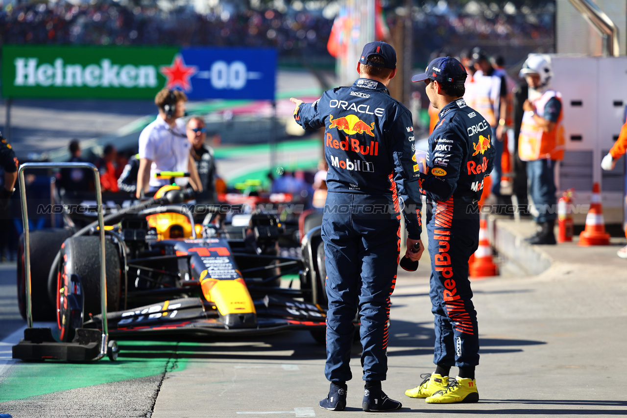 GP BRASILE, Max Verstappen (NLD) Red Bull Racing in sprint parc ferme with team mate Sergio Perez (MEX) Red Bull Racing.

04.11.2023. Formula 1 World Championship, Rd 21, Brazilian Grand Prix, Sao Paulo, Brazil, Sprint Day.

- www.xpbimages.com, EMail: requests@xpbimages.com © Copyright: XPB Images