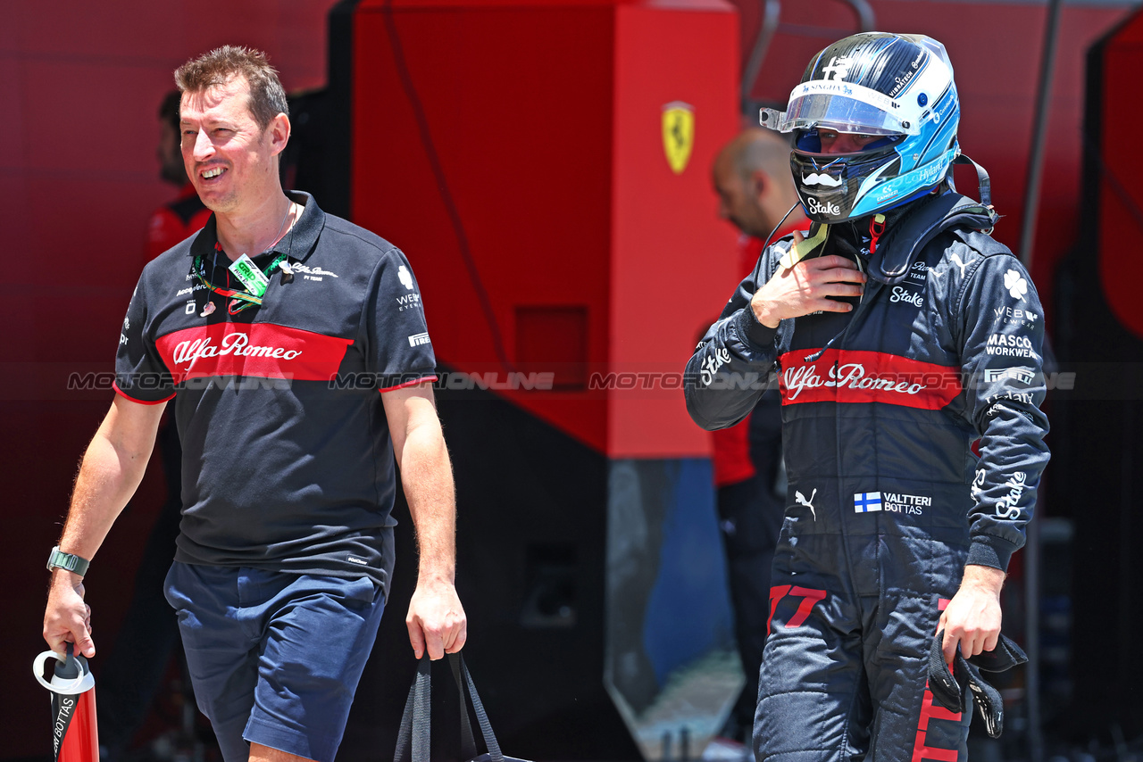 GP BRASILE, Valtteri Bottas (FIN) Alfa Romeo F1 Team.

04.11.2023. Formula 1 World Championship, Rd 21, Brazilian Grand Prix, Sao Paulo, Brazil, Sprint Day.

- www.xpbimages.com, EMail: requests@xpbimages.com © Copyright: Batchelor / XPB Images