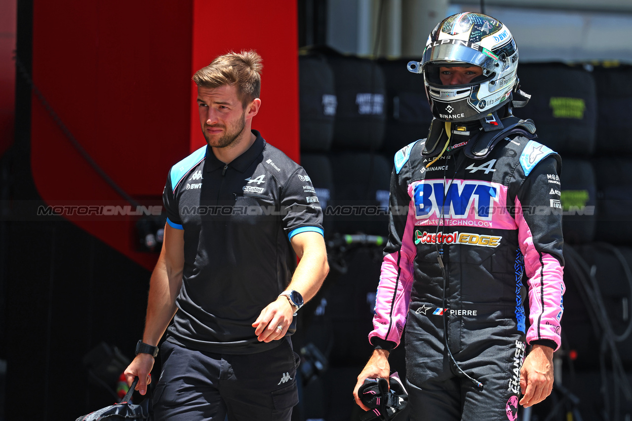 GP BRASILE, Pierre Gasly (FRA) Alpine F1 Team.

04.11.2023. Formula 1 World Championship, Rd 21, Brazilian Grand Prix, Sao Paulo, Brazil, Sprint Day.

- www.xpbimages.com, EMail: requests@xpbimages.com © Copyright: Batchelor / XPB Images