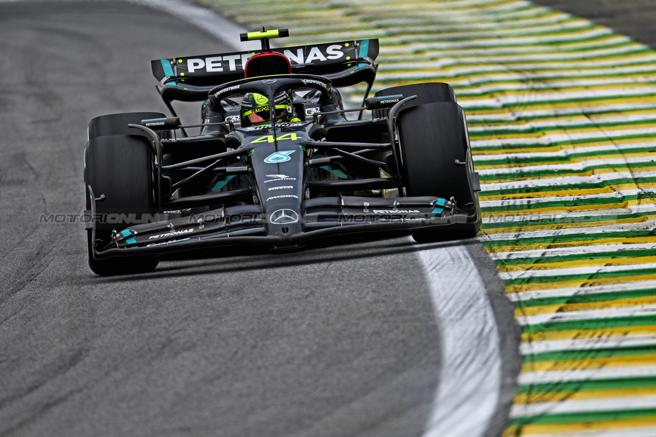GP BRASILE, Lewis Hamilton (GBR) Mercedes AMG F1 W14.

03.11.2023. Formula 1 World Championship, Rd 21, Brazilian Grand Prix, Sao Paulo, Brazil, Qualifiche Day.

- www.xpbimages.com, EMail: requests@xpbimages.com © Copyright: Price / XPB Images