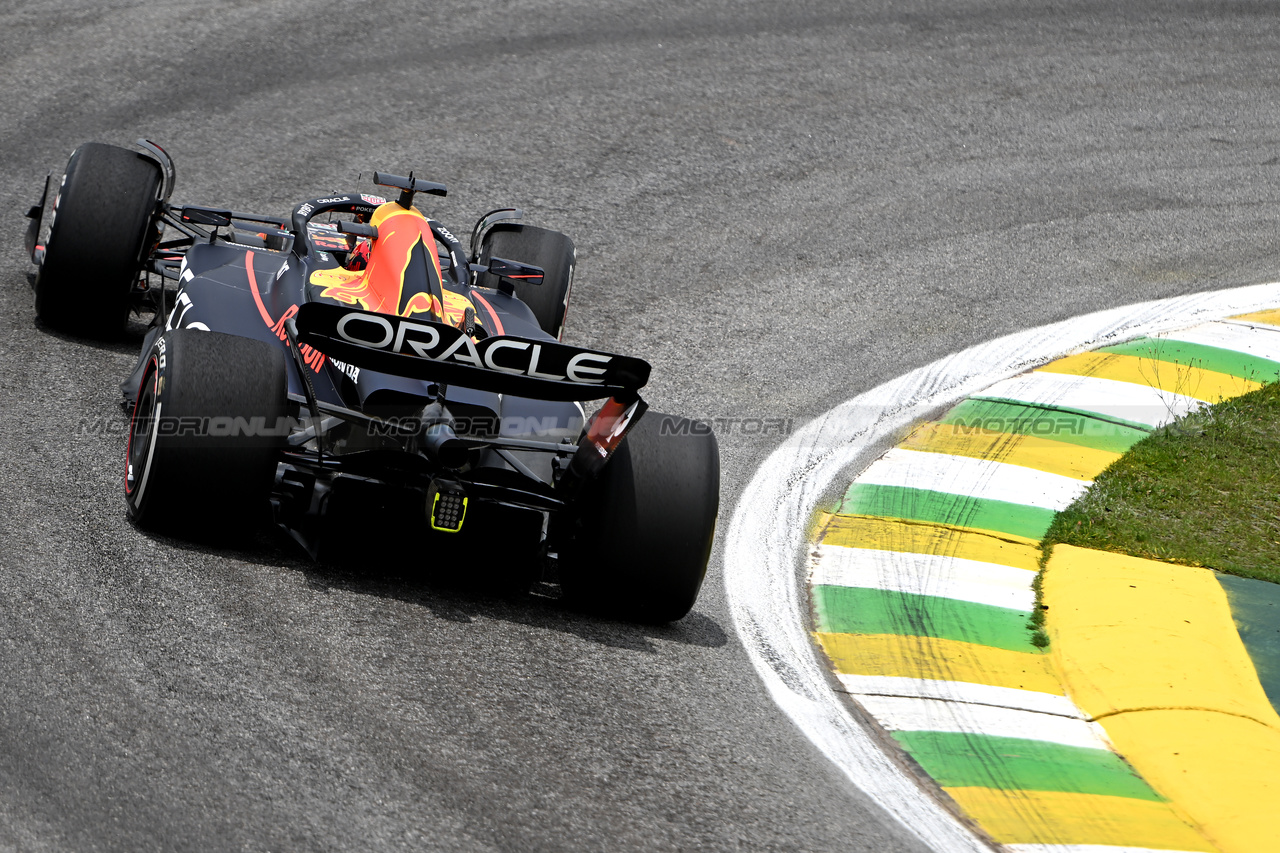 GP BRASILE, Max Verstappen (NLD) Red Bull Racing RB19.

03.11.2023. Formula 1 World Championship, Rd 21, Brazilian Grand Prix, Sao Paulo, Brazil, Qualifiche Day.

- www.xpbimages.com, EMail: requests@xpbimages.com © Copyright: Price / XPB Images