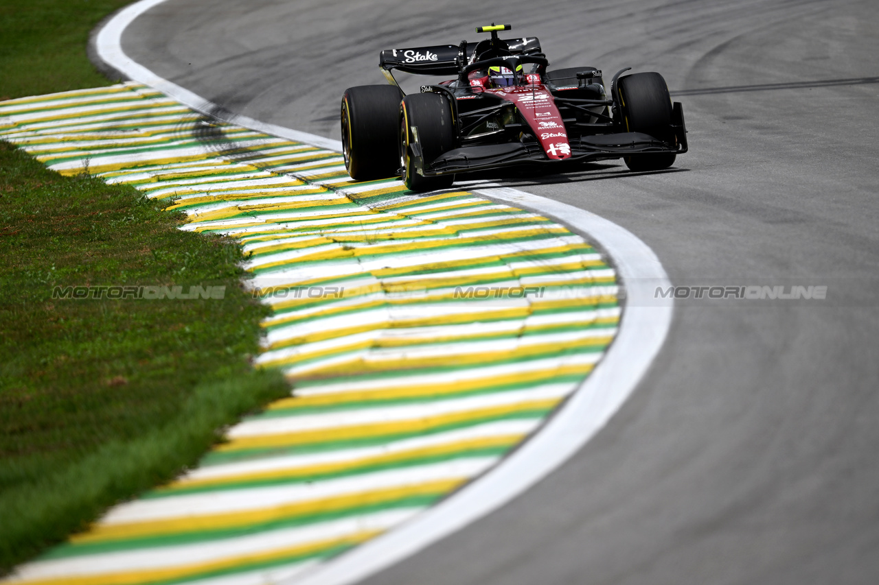 GP BRASILE, Zhou Guanyu (CHN) Alfa Romeo F1 Team C43.

03.11.2023. Formula 1 World Championship, Rd 21, Brazilian Grand Prix, Sao Paulo, Brazil, Qualifiche Day.

- www.xpbimages.com, EMail: requests@xpbimages.com © Copyright: Price / XPB Images